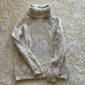 Cozy Abercrombie turtleneck sweater